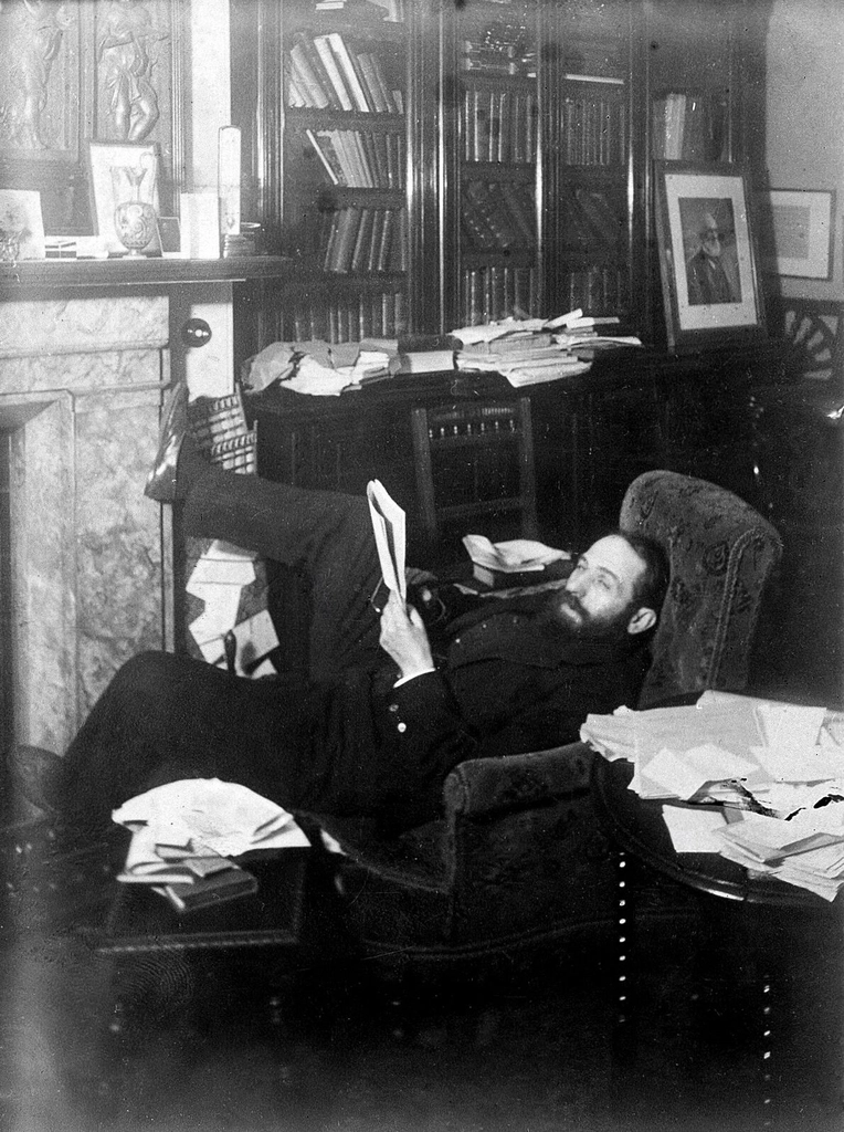 Arthur Schuster, lying armchair fireplace