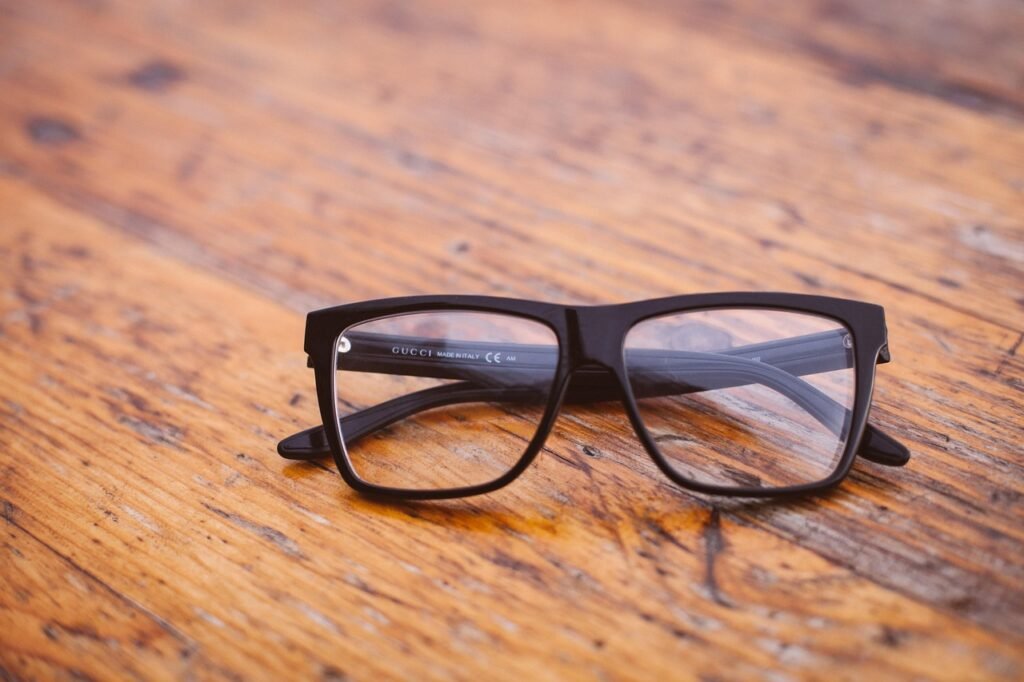 Microfiber cloth and eyeglasses