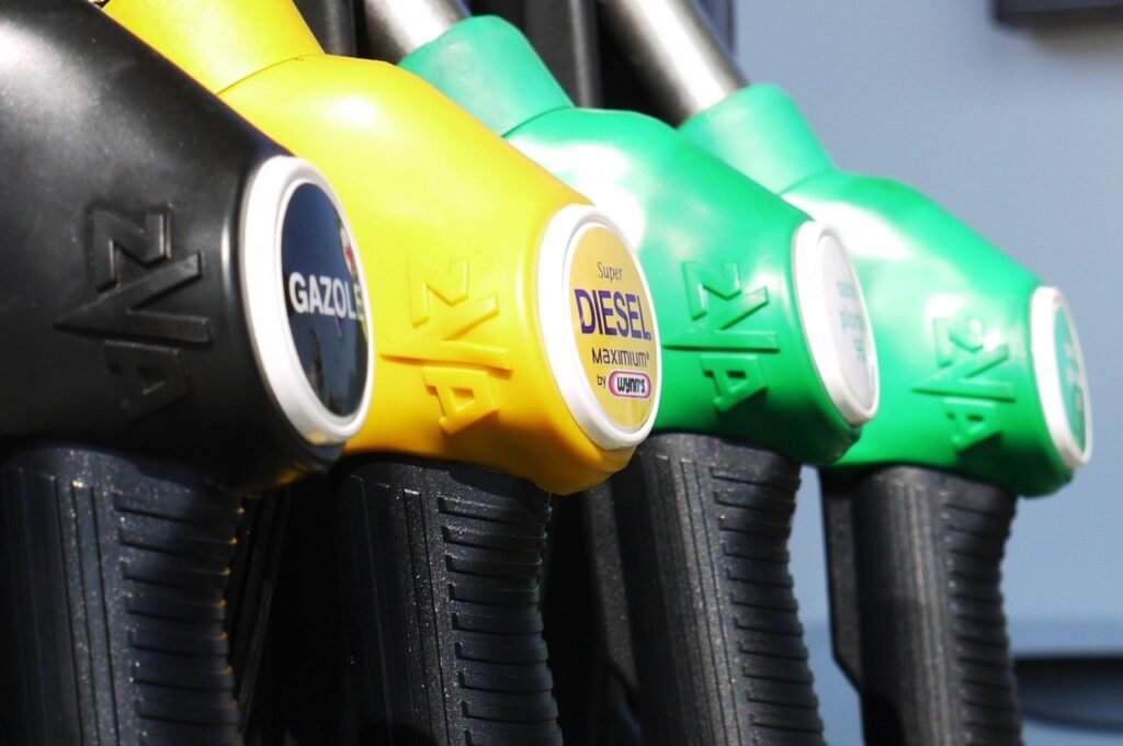 Diesel fuel pump nozzle