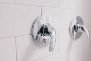 How to Replace a Shower Cartridge Without Flooding