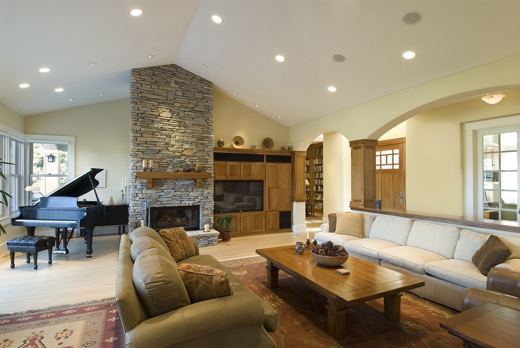 Spacious living room